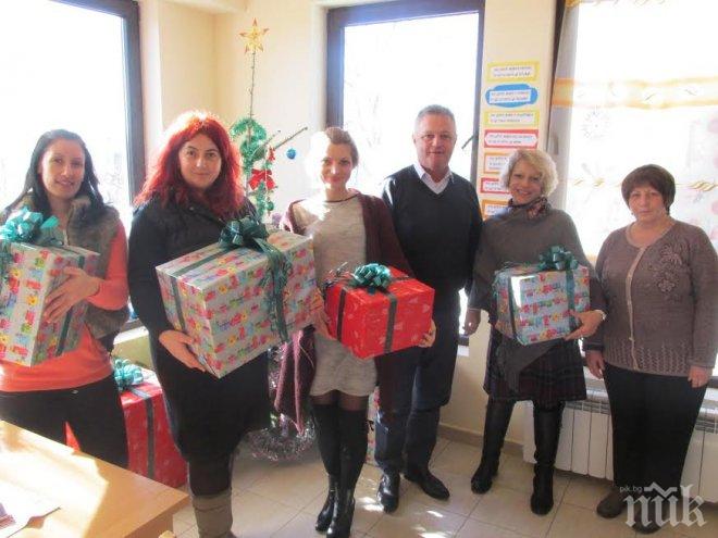 Народни представители от ПП ГЕРБ дариха техника и съдове за хранене на социален център във Варна