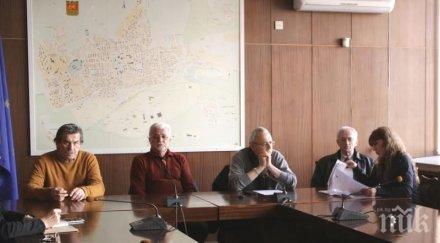 близо метра висок паметникът климент охридски стара загора