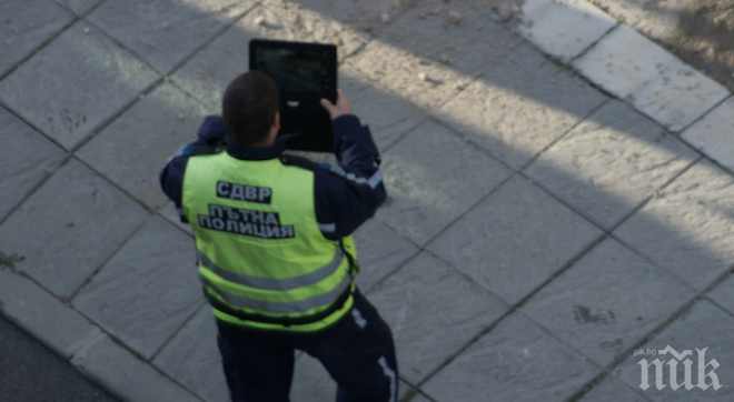 Изкарват повече полицаи в София по празниците, ще пазят и моловете