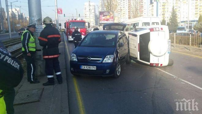 ЕКСКЛУЗИВНО в ПИК! Кърваво меле край Каварна! Автомобил излетя с бясна скорост от платното, загина мъж