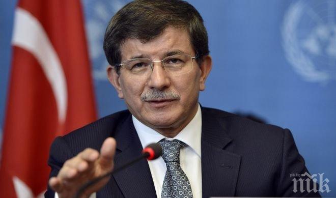 Давутоглу обвини Русия в непреднамерено укрепване на позициите на „Ислямска държава“