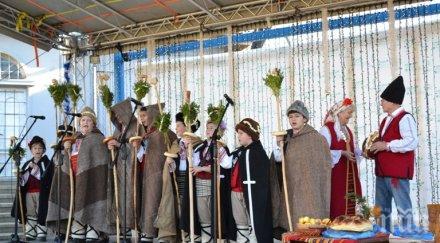 коледарски песни огласиха центъра град казанлък навечерието рождество