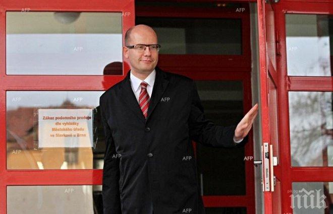 Министър-председателят на Чехия обвини Германия за кризата с бежанците в ЕС
