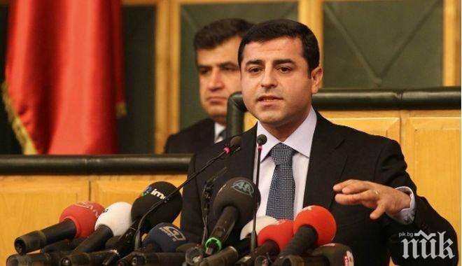 Турското правителство обвини Селахатин Демирташ в предателство
