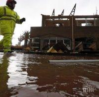 Великобритания праща още войници в наводнените райони