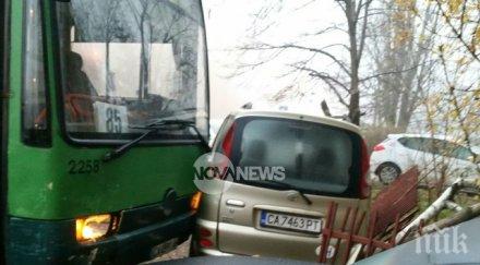 извънредно автобус катастрофира софия