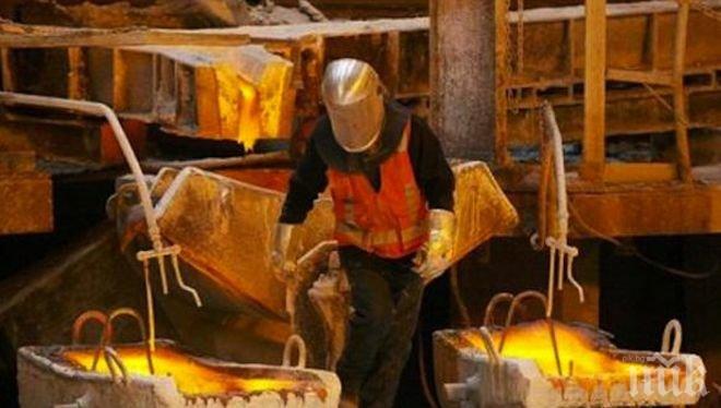 Извадиха живи шестима души от рухнала мина