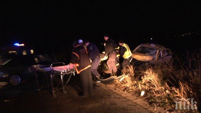 Две коли се натресоха край Дупница: Трима са ранени