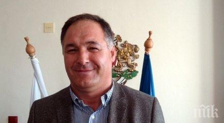 гръмна страшен скандал изгонен депутат дпс изригна местан наричаше язвата дпс изхвърли куче партията