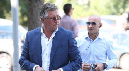 собственикът локомотив нас всичко истинско нищо измислено