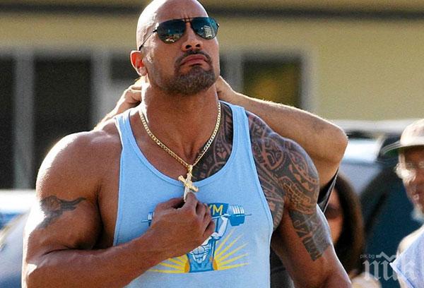 “Скалата” подари на чичо си джип за $ 58 000