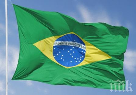 Матю Макконъхи спазва бразилски ритуал на Нова година 