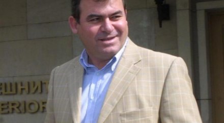 бонев изригна безлов кабинетен плъх