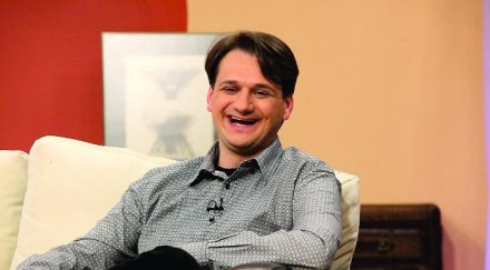 александър кадиев досажда мариан бачев сатирата