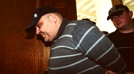 рапърът спенс защити чеци съда бил агресивен