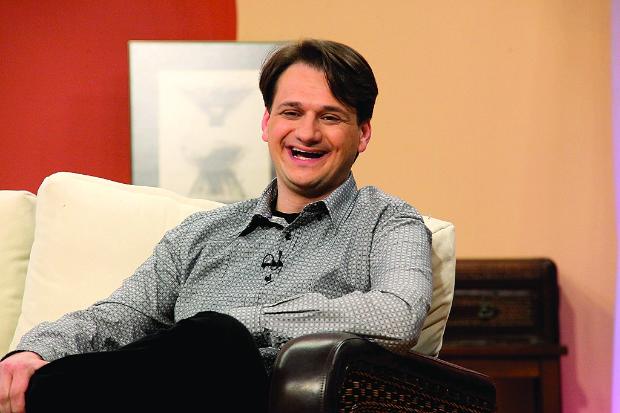 Александър Кадиев досажда на Мариан Бачев в Сатирата