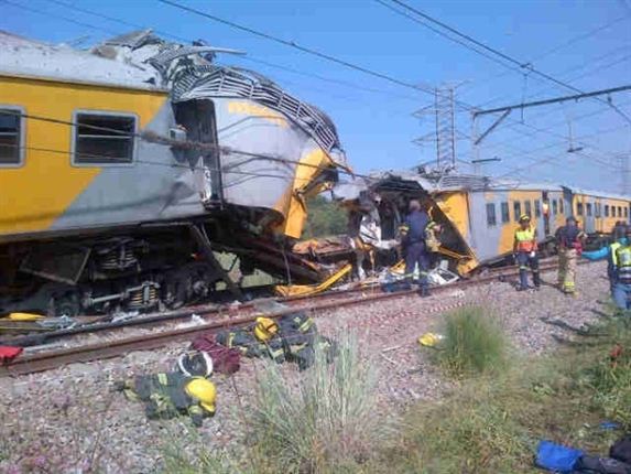 300 души ранени при сблъсък на влаковете в Южна Африка