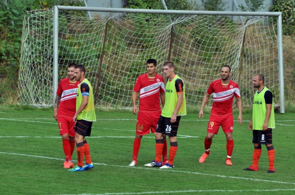 ЦСКА води контузените Карачанаков и Стоянов на лагер в Турция