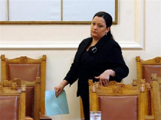 Разпитват 8 министри на парламентарния контрол