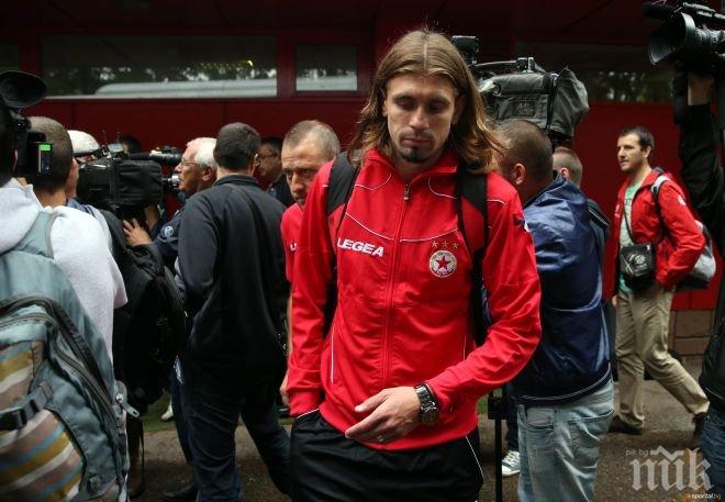 Александър Бранеков хвърли патериците