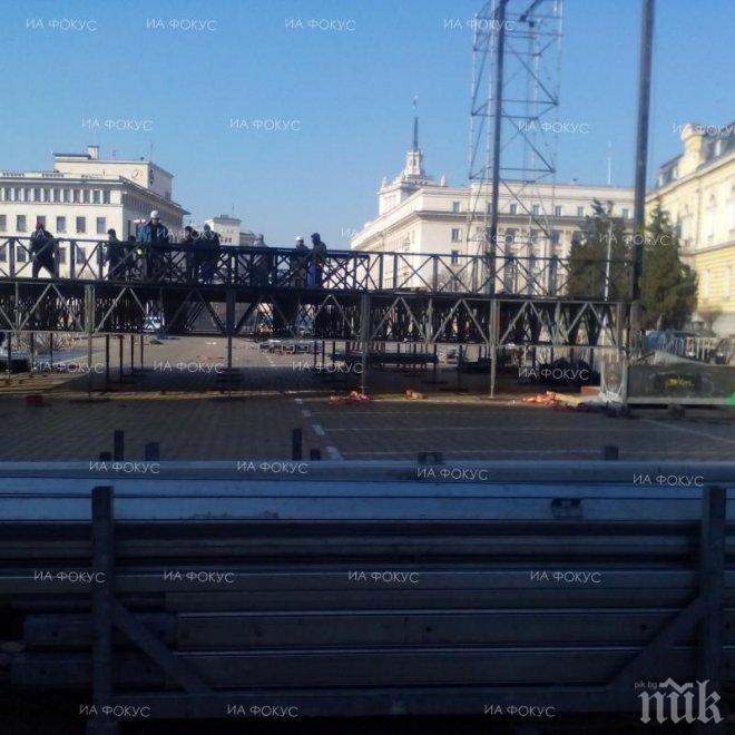 Площад. „Александър Батенберг” е почистен след Новогодишната нощ