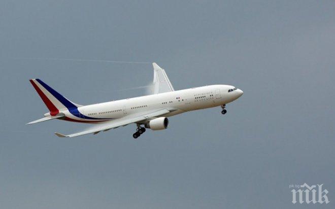 Самолет кацна аварийно заради странна миризма в пилотската кабина