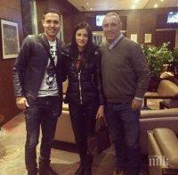 Български национал позира гордо до Стоичков