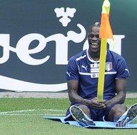 Пробутват Марио Балотели на Ливърпул