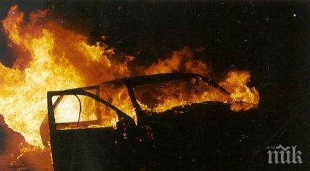 пожар изпепели четири гаража търговище