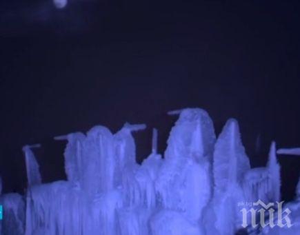 Огромен леден замък отвори врати в град Едмънтън в Канада