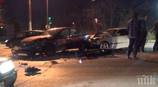 ИЗВЪНРЕДНО в ПИК TV! Автомеле в Казанлък! Дрифтър се въртя като пумпал на пътя и отнесе друга кола 