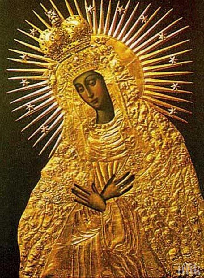 ПИК TV: Частица от мощите на Саровския светец са в патриаршеската катедрала