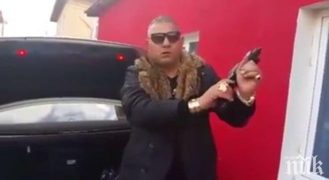 ЕКШЪН! Близки на скандалния ром с бойния арсенал налетяха на екип на Нова телевизия!