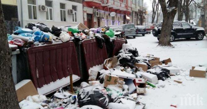 Възмутени варненци: Центърът на града потъна във воня и мръсотия!