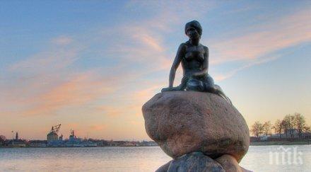 цензура фейсбук снимка малката русалка блокирана била разголена