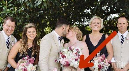 булката младоженецът целуват едно момиче открадна приказния момент превърна