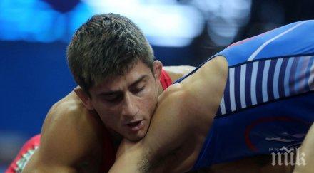 родни борци долетяха щатите първенството зала универсиада