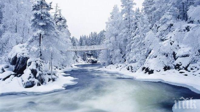 Нелеп инцидент! Младо момиче се подхлъзна и падна в река – счупи си крака