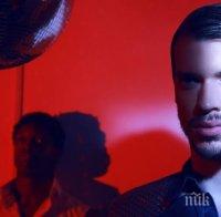 Модел на Гучи снима за роден дизайнер