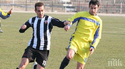 български защитник прави фурор малта