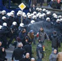 Напрежението в Кьолн ескалира! Достигна се до сблъсъци между полиция и протестиращи