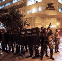 Кръв се лее в Прищина! 30 души бяха ранени, 34 арестувани по време на протести