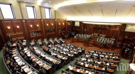 сблъсъци полиция протестиращи косово