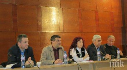 янаки стоилов българската политика влияе фактори извън интересите хората