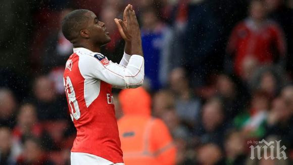 Арсенал започна без проблем защитата на трофея след обрат в Лондон