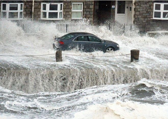 Наводненията във Великобритания са нанесли щети за 573 милиона паунда