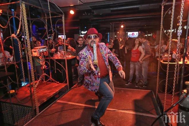 Страхотно светлинно шоу с Устата в Клуб 33 (снимки)