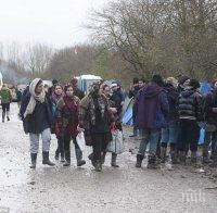 Българи се представят за сирийски бежанци