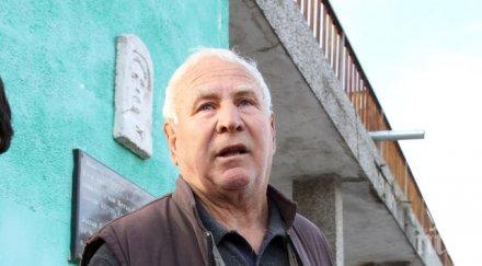 бунт голям чардак искат бесят площада наглите апаши изтезаваха ограбиха дядо манчо баба пенка