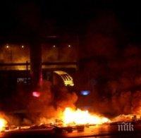 Извънредно! Пореден атентат в Турция! Кола-бомба се взриви, 22 души са ранени (снимки)